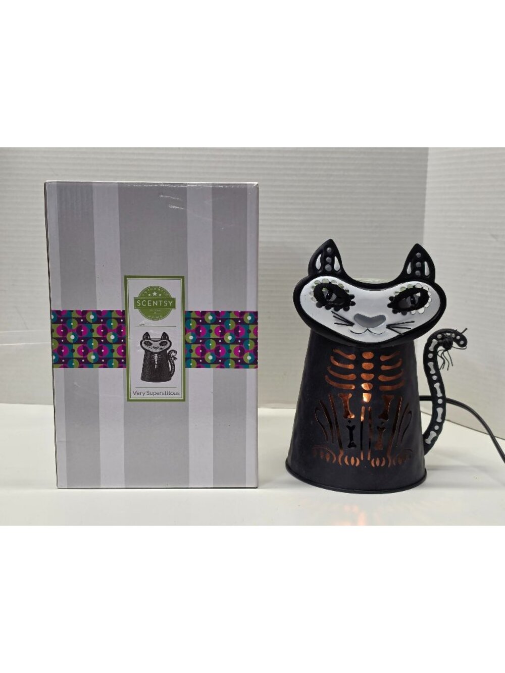 Scentsy Very Superstitious Warmer Black Cat Skeleton Halloween 2021 w/ Box